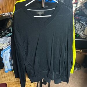 Men’s v neck sweater